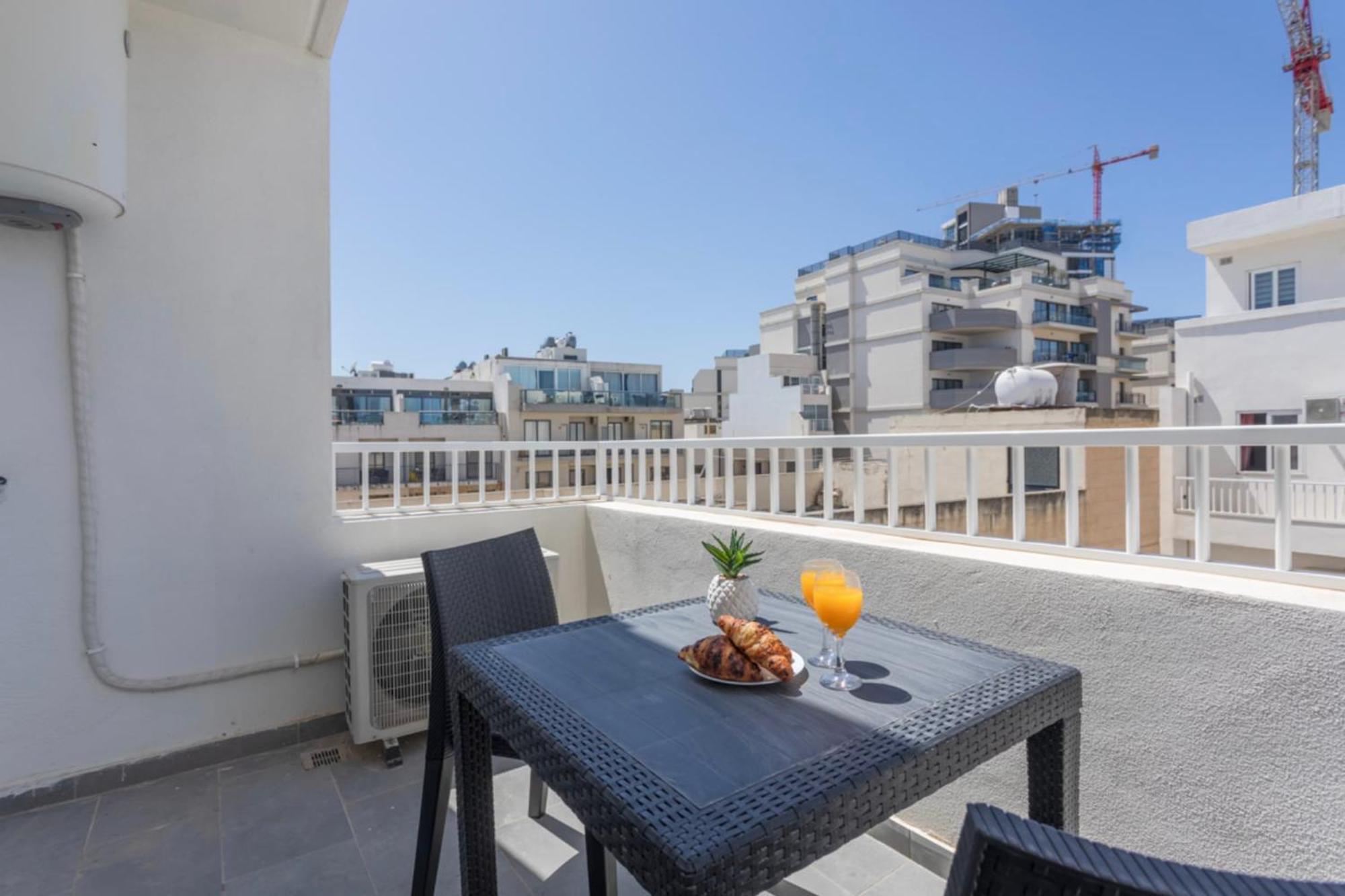 Saint Julian - Lovely Apartment With Terrace - Cityapartmentstay St. Julian's Exteriör bild